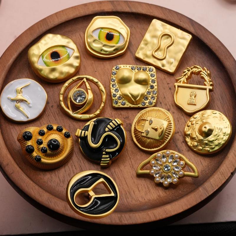 Vintage Collectible Buttons - Винтажные металлические пуговицы в форме сердца